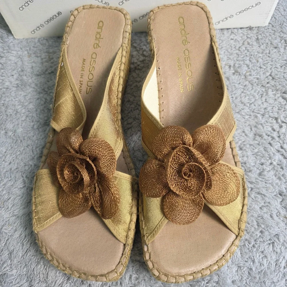 NEW Andre Assous Jazzie Flower Wedge Espadrille Beige‎ Silk Size 10 Vtg